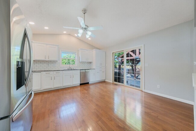 Building Photo - 4 Bed / 3 Bath ranch home