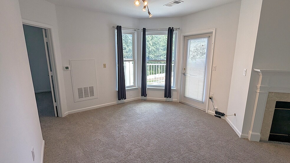 Building Photo - 12915 Alton Sq