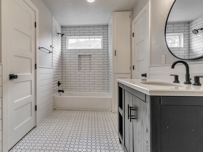 Guest bath - 1121 NW 43rd St