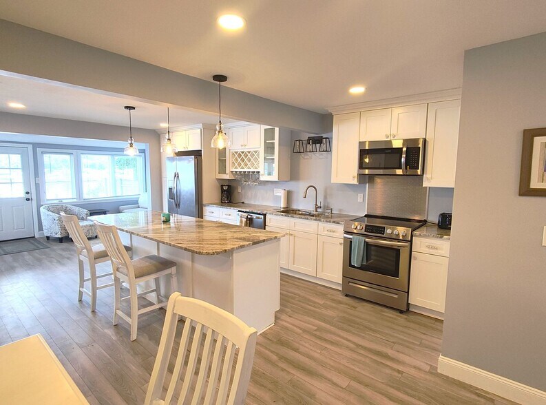 Building Photo - 24 Logan St