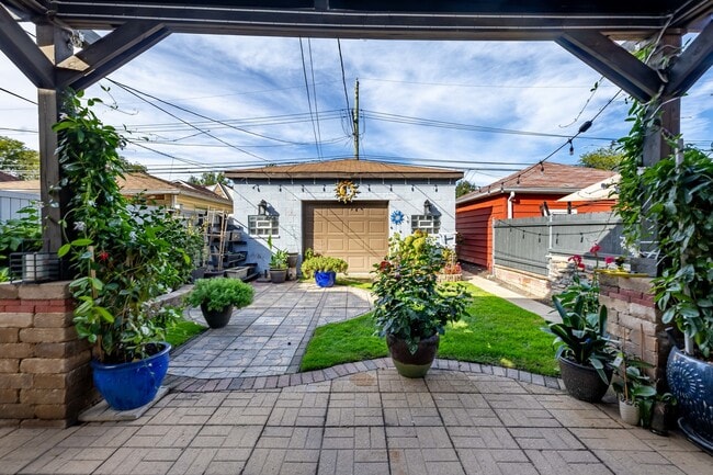 Building Photo - 3838 W 64th St