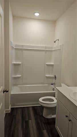 Building Photo - 2102 Prairie Ln