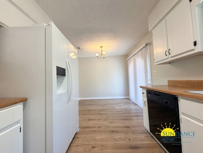 Building Photo - Newly Renovated 3 Bedroom with Oversized detached workshop/garage!