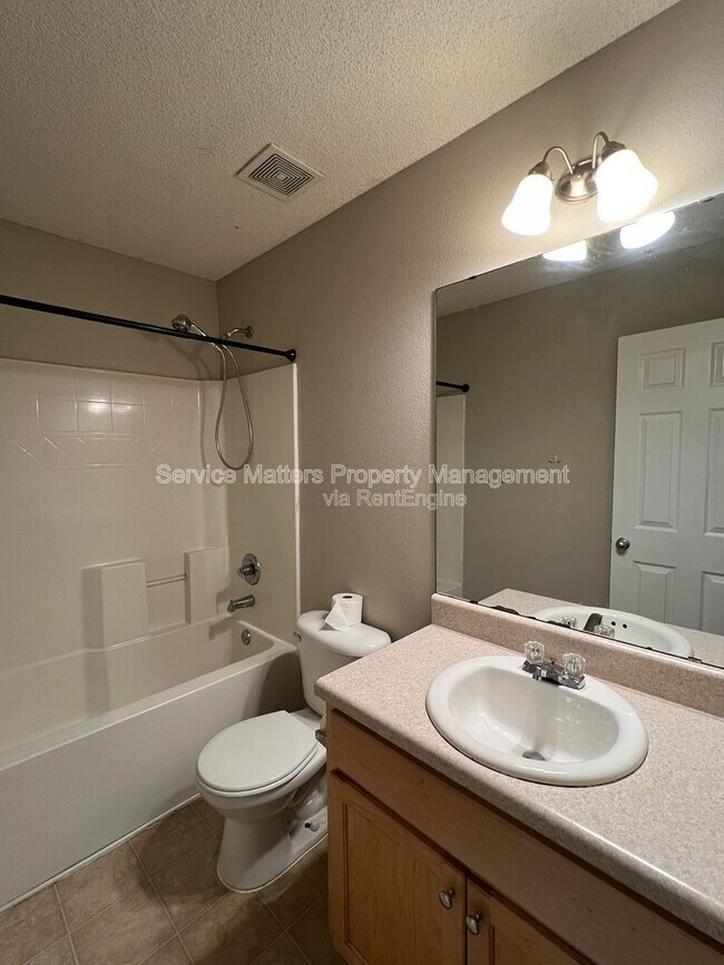 Building Photo - 10440 Millbrook Dr