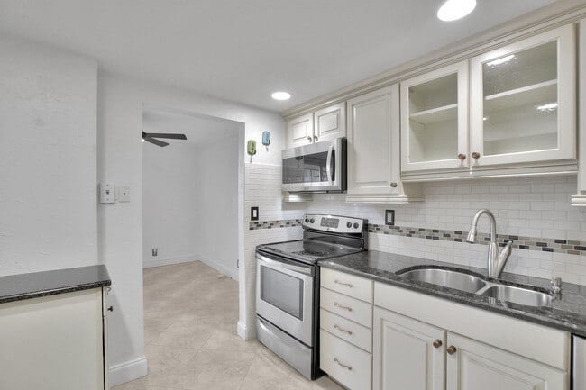 Building Photo - 740 S Federal Hwy