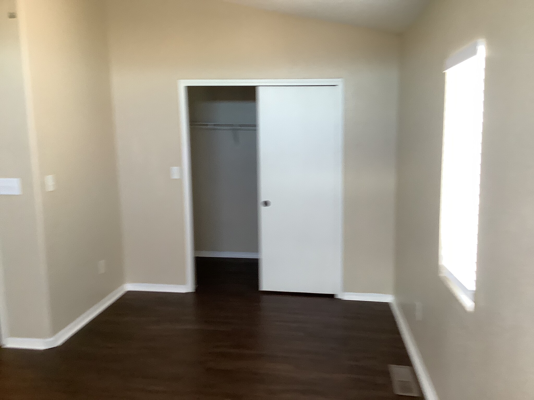 Building Photo - 6219 Vaughn Dr NE