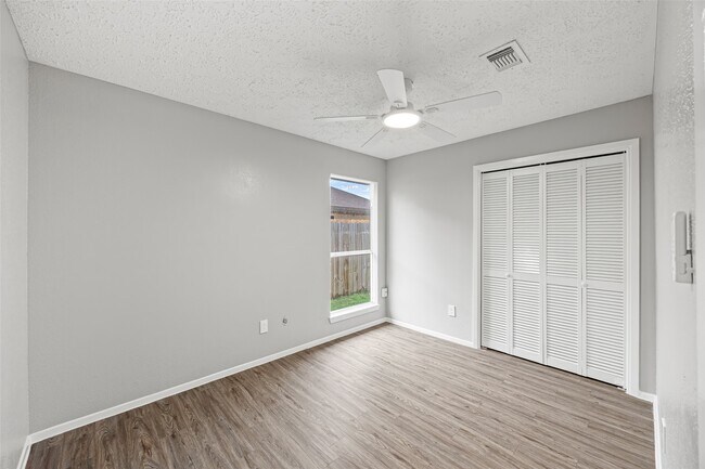 Building Photo - 10066 Sharpton Dr