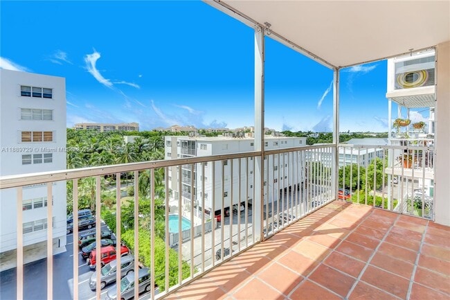 Building Photo - 550 Ocean Dr