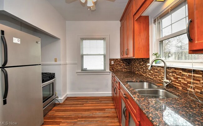 Building Photo - 3133 Albion Rd