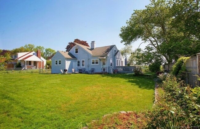 Building Photo - 60 Bassett Ln