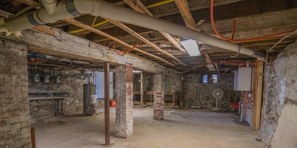 Building Photo - 34 Calumet St