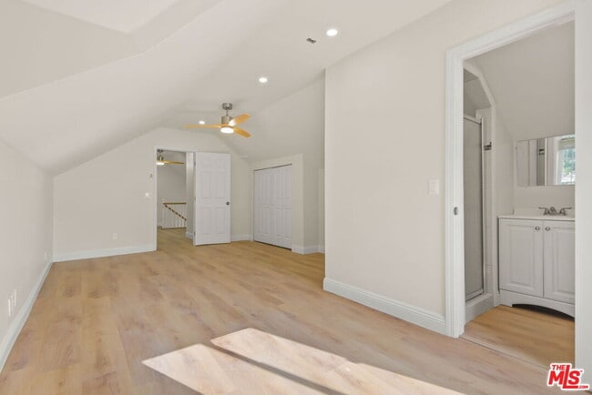 Building Photo - 500 Warner Ave