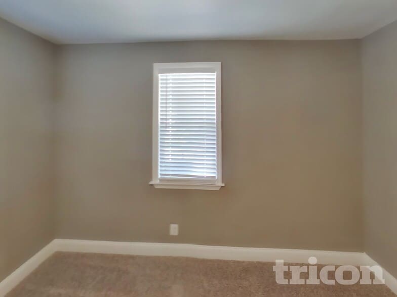 Building Photo - 3017 Lavender Ave
