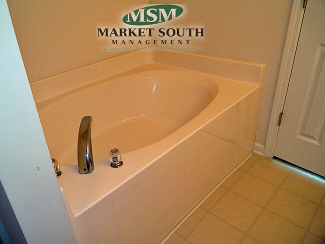 Building Photo - GEORGETOWN - KING GEORGE BOULEVARD