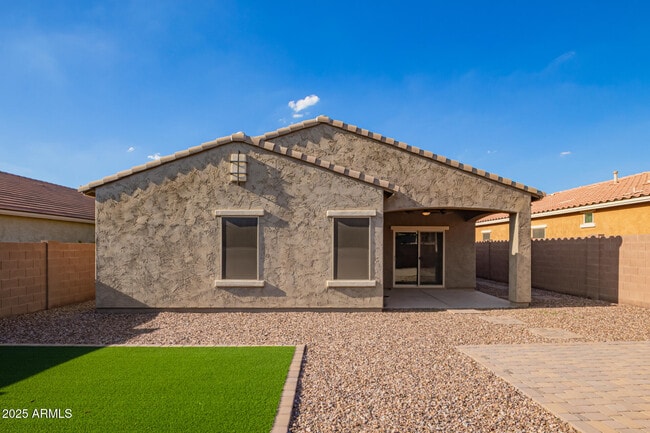 Building Photo - 2669 E Bellerive Dr