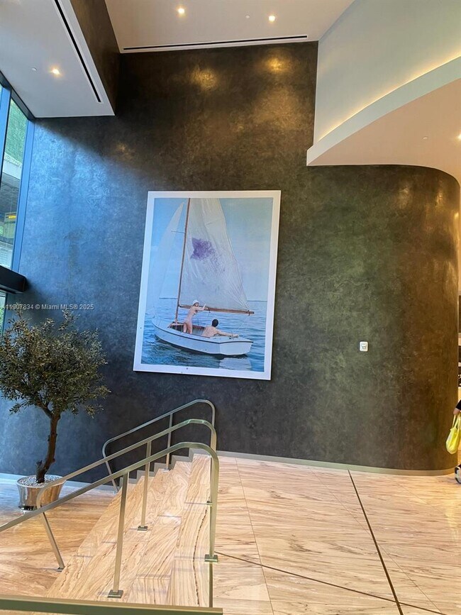 Building Photo - 1000 Brickell Plaza