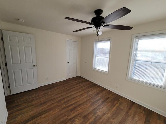 Building Photo - 5215 Wasena Ave