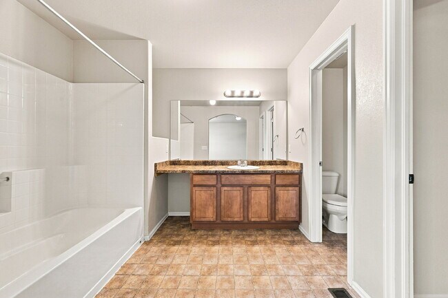 Building Photo - $1,895.95- 3-bed, 2.5-bath townhome in Colorado Springs!