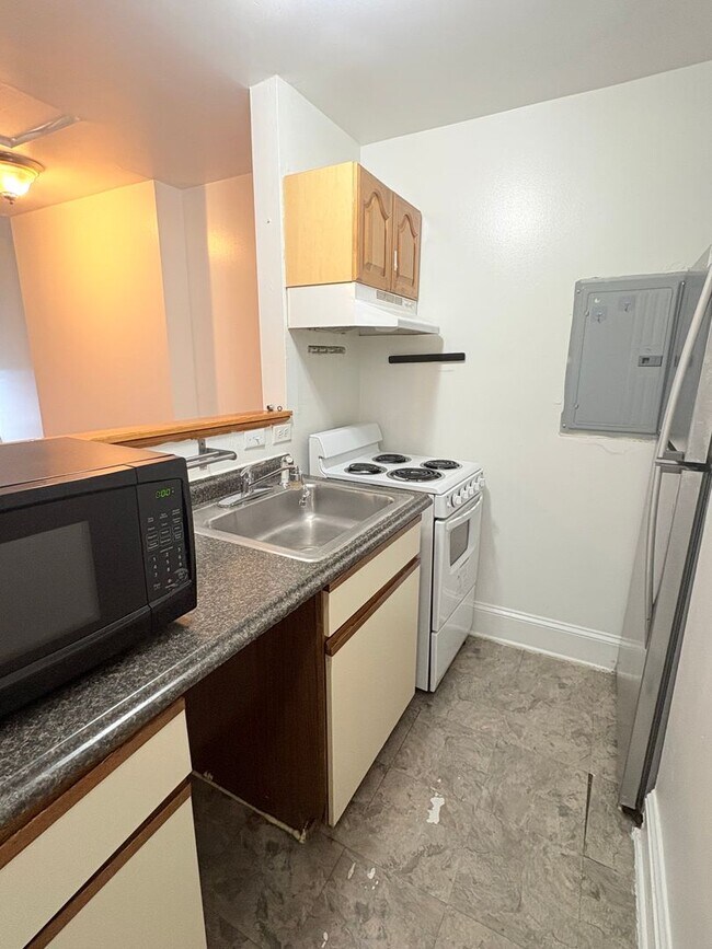 Interior Photo - 112-114 E Preston Street