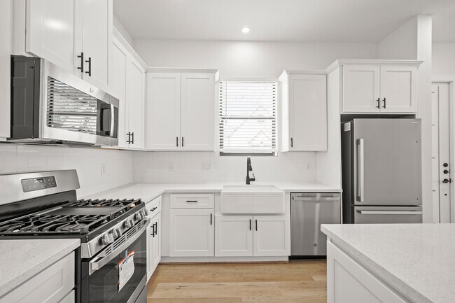 Building Photo - 3417 Tuam St