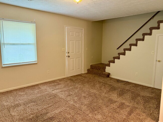 Building Photo - 110 Dove Ln