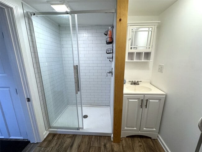 Building Photo - 112 Broad Ave