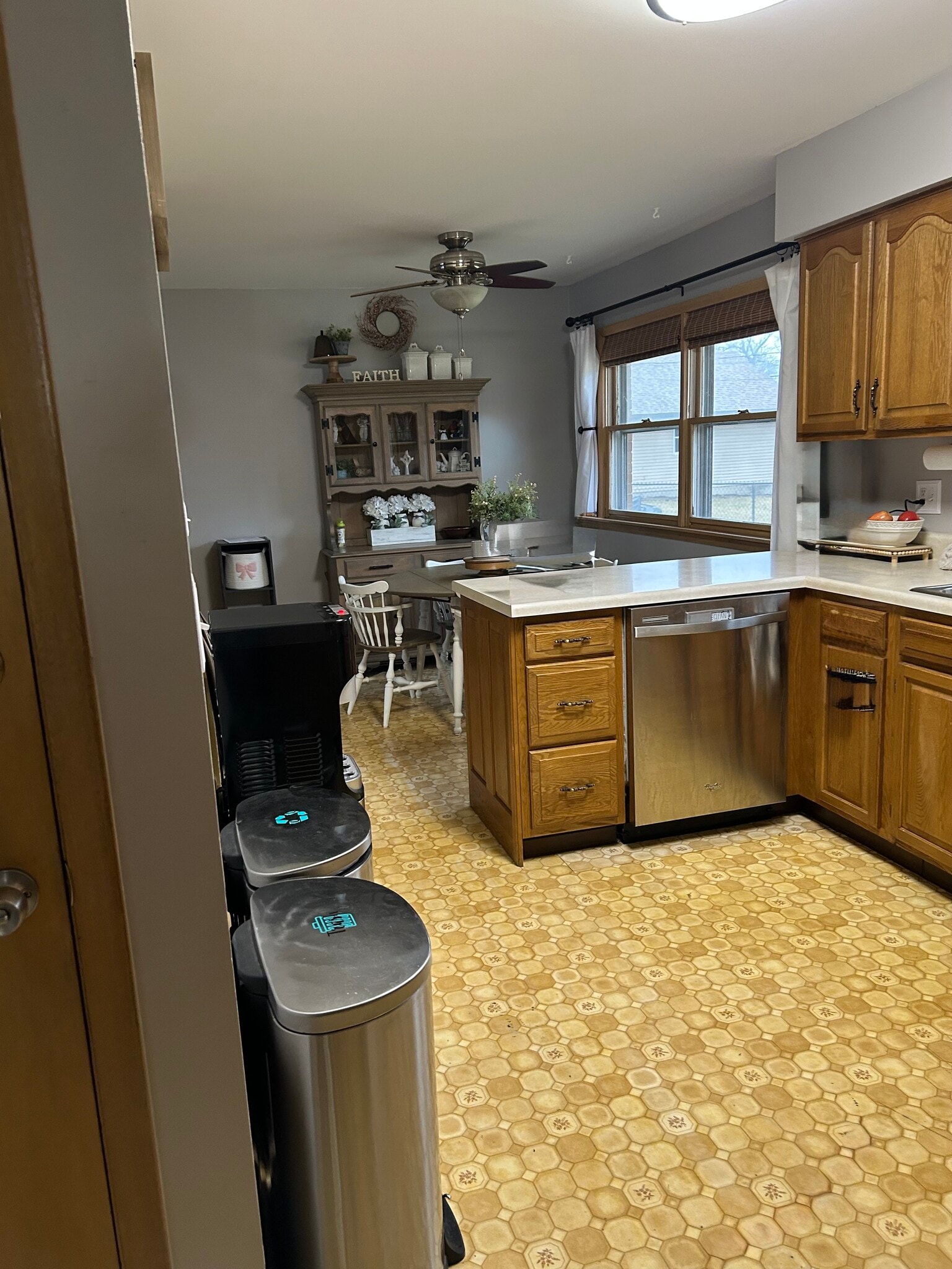 Building Photo - 2010 Richard St