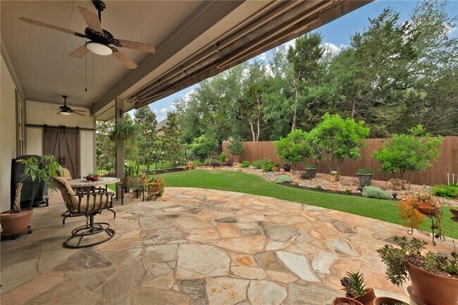 Building Photo - 205 Lake Como Dr