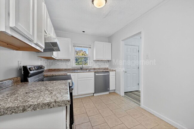 Building Photo - 6166 Emerald Ave