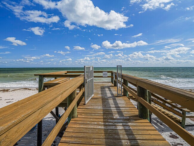 Building Photo - 5400 Jimmy Buffett Mem Hwy