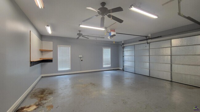 Building Photo - 203 Duke Ln
