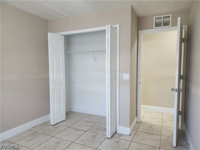 Building Photo - 217 Hightower Ave S