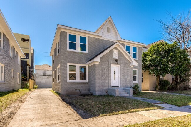 Building Photo - 519 W Clay St