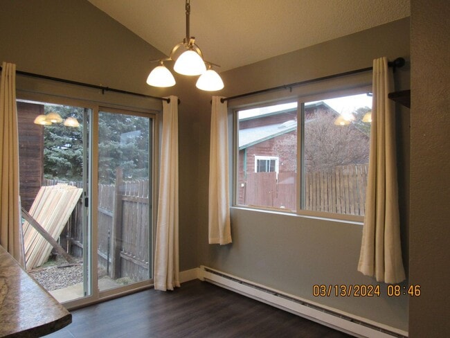 Building Photo - Single family residence in Rifle