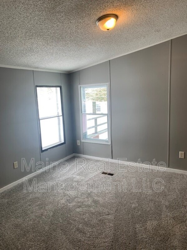 Building Photo - 35 Killdeer Dr
