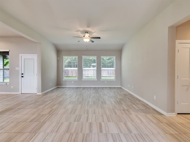 Building Photo - 8510 Amber Bend Dr