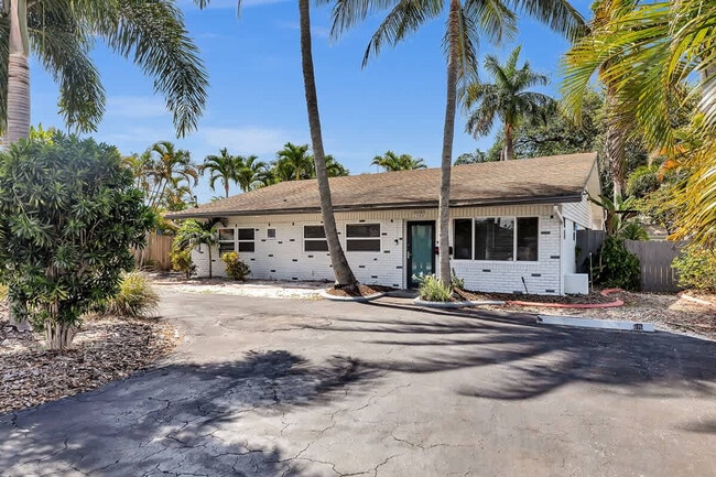 Building Photo - 1568 NE 35th St