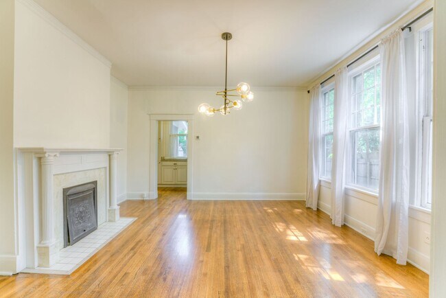 Building Photo - JULY MOVE IN SPECIAL - 1/2 OFF FIRST MONTH...