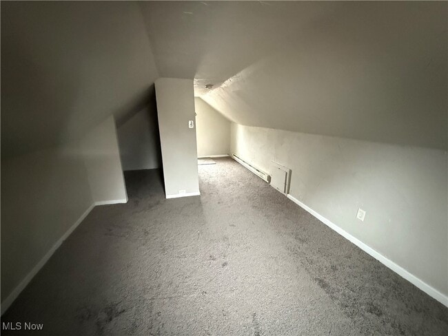 Building Photo - 19600 Pasnow Ave