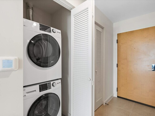 Building Photo - 11 NE 6th St