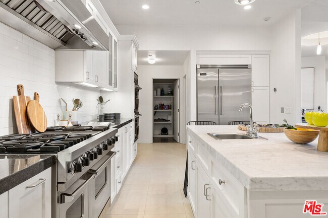 Building Photo - 2333 Vasanta Way
