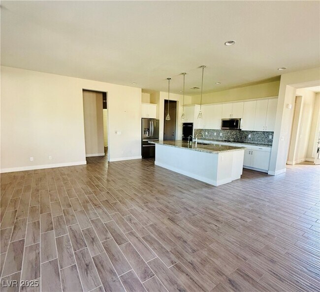 Building Photo - 4775 E Beacon Ridge Dr