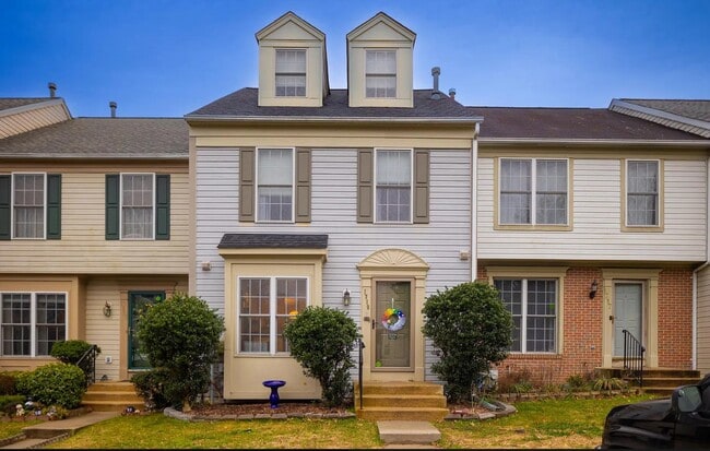 Building Photo - 1719 Wood Carriage Way