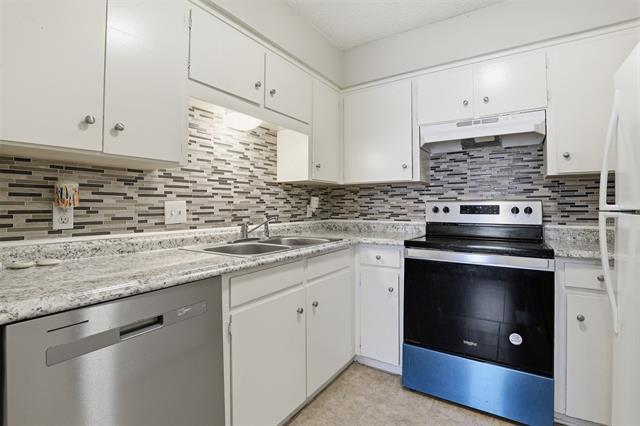 Building Photo - 6811 Trail Lake Dr