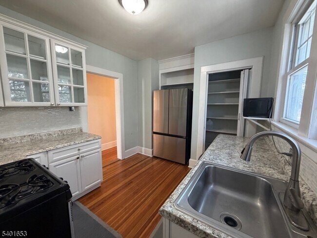 Building Photo - 63 Watchung Ave