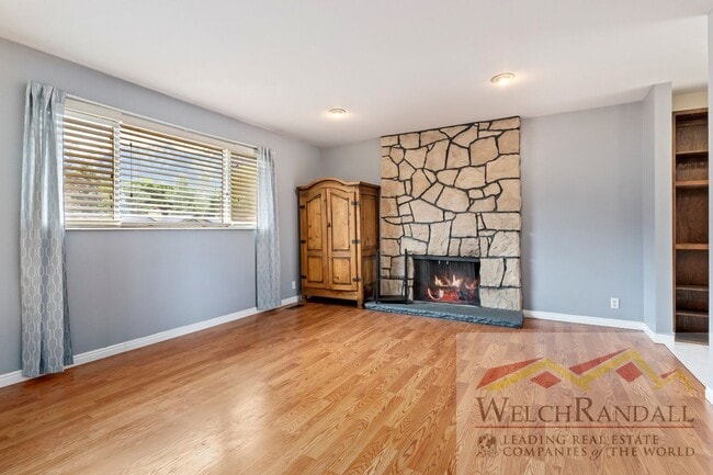 Building Photo - Cozy & Beautiful 4-Bed, 2-Bath Sandy Home ...