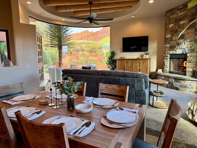 Building Photo - Furnished 3 Bedroom Entrada Home!!