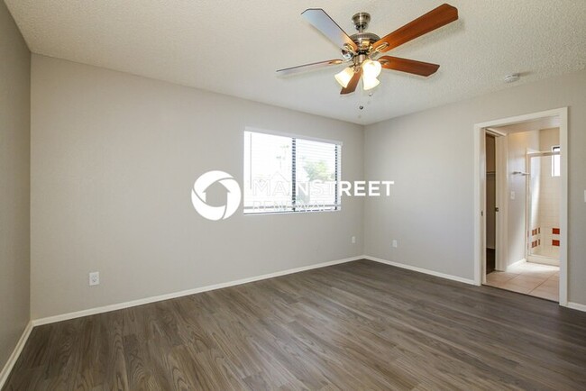 Building Photo - 3 Bedroom Pet-Friendly Home in Glendale, A...