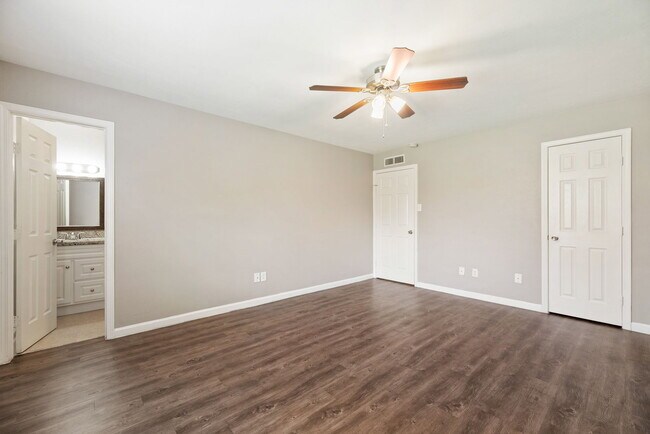 Building Photo - 17615 Autumn Hills Dr