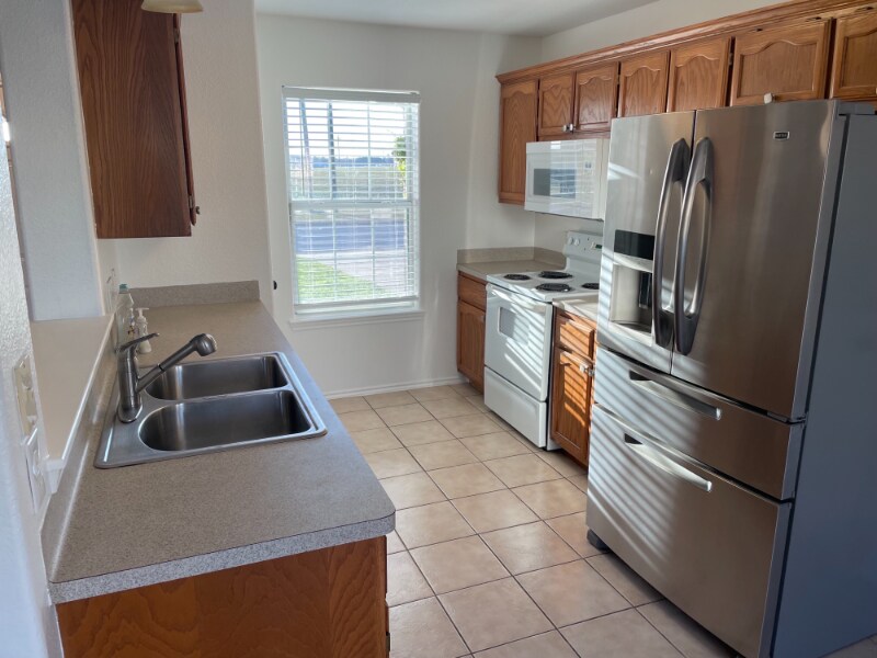 Building Photo - 2404 Thomas St